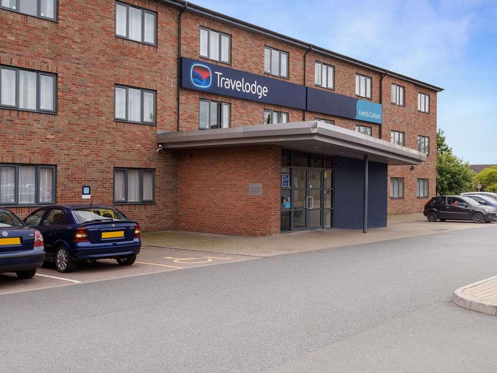 Travelodge Leeds Colton Garforth Extérieur photo