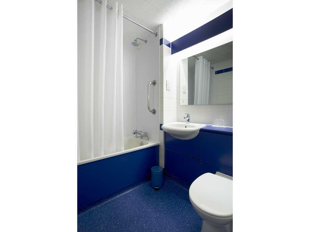 Travelodge Leeds Colton Garforth Chambre photo