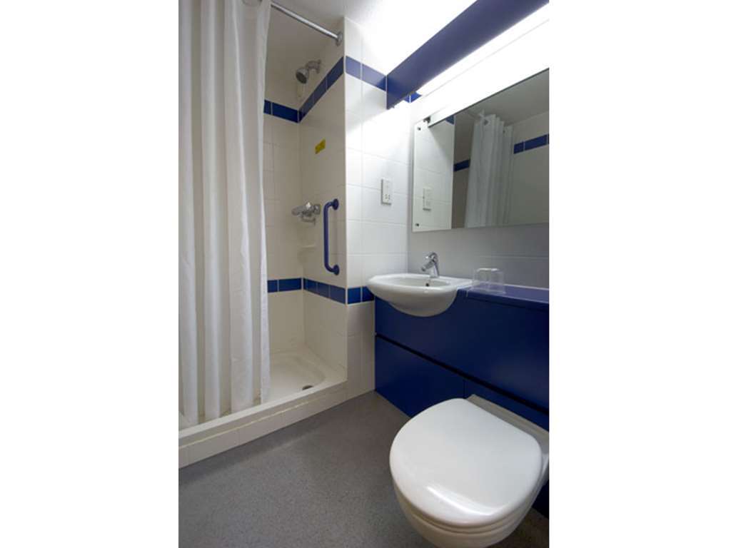 Travelodge Leeds Colton Garforth Chambre photo